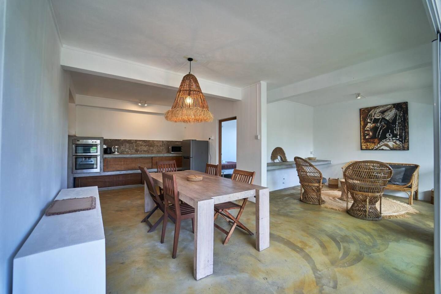Loukaz -Entire Rental Units W Panoramic Rooftop Coteau Raffin Екстериор снимка
